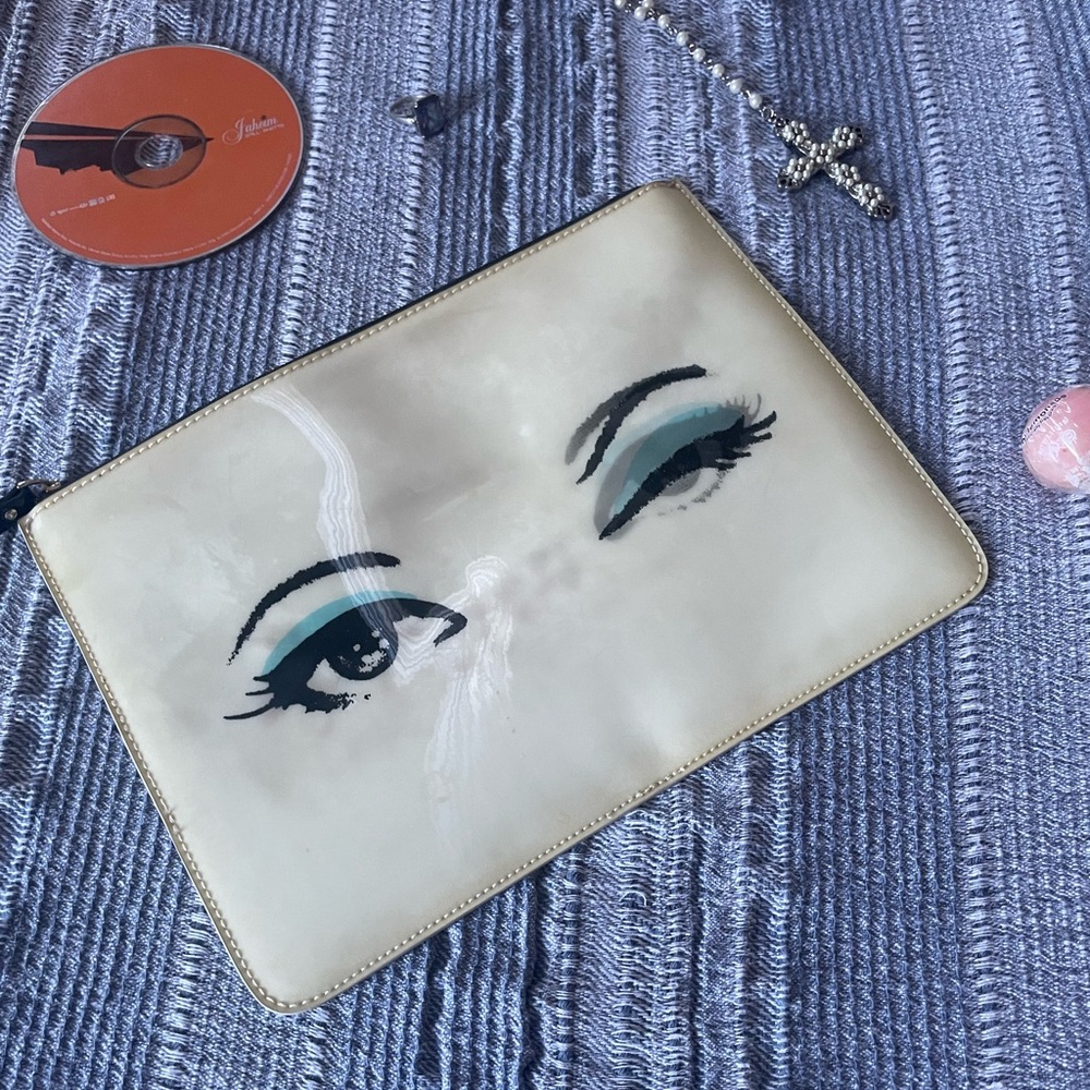 Kate Spade Hologram Winking Zip Cluth - Picture 9 of 15